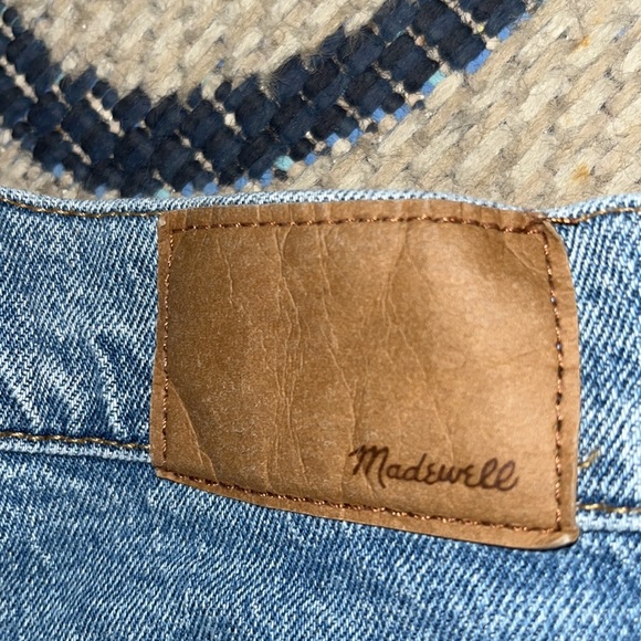 Madewell The Perfect Vintage Jean in Belbury Wash: TENCEL™ Denim Edition - Picture 8 of 10